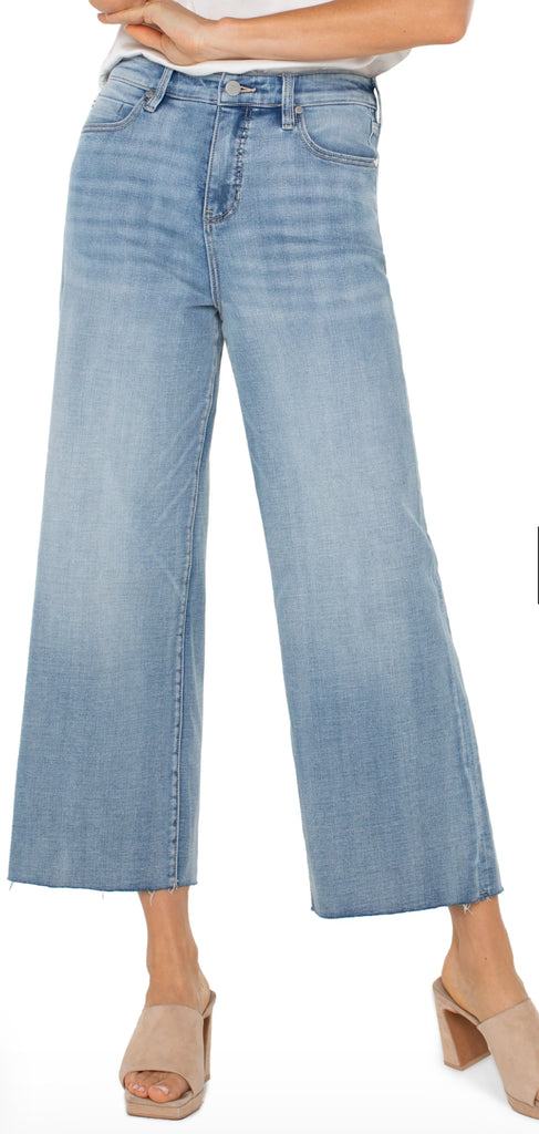 Stride with Cut Hem